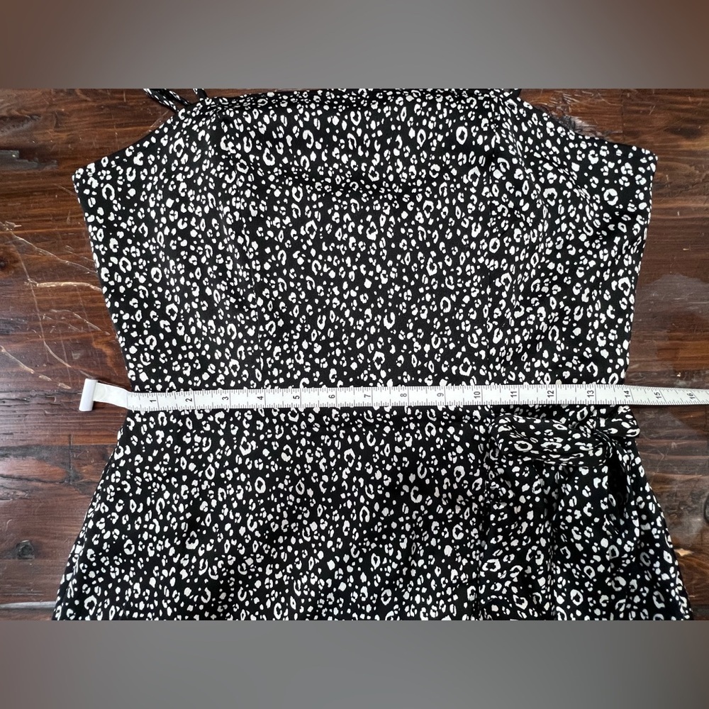 Altar’d State Black and White print dress sz M in excellent shape - Picture 6 of 7